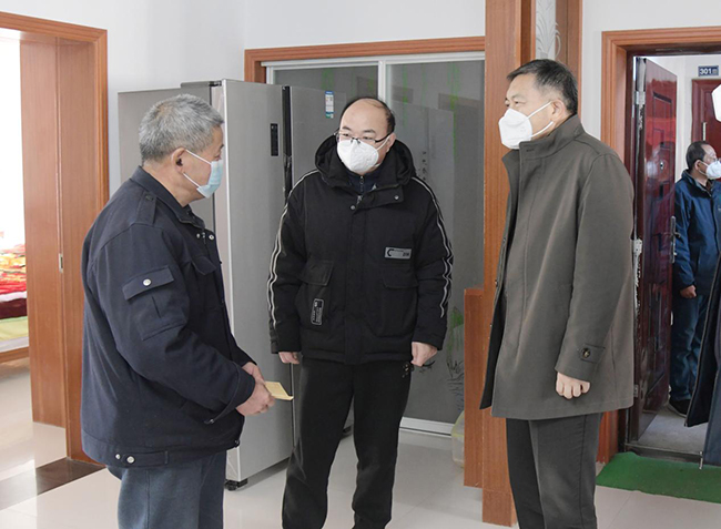 楊義林到淮海走訪慰問(wèn)困難職工.jpg