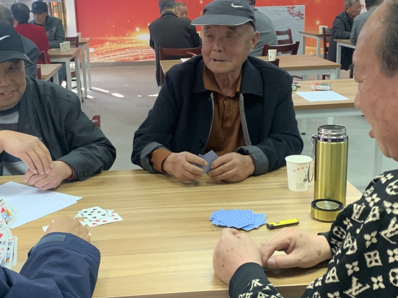 農(nóng)場(chǎng)公司舉辦老干部棋牌比賽.jpg