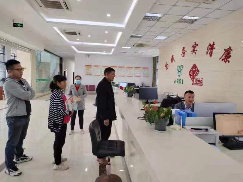 淮海農(nóng)場(chǎng)社區(qū)開(kāi)展首批退役軍人優(yōu)待證發(fā)放工作.jpg