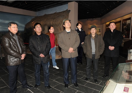 集團公司紀委書記章朝陽來我場調(diào)研指導(dǎo).jpg