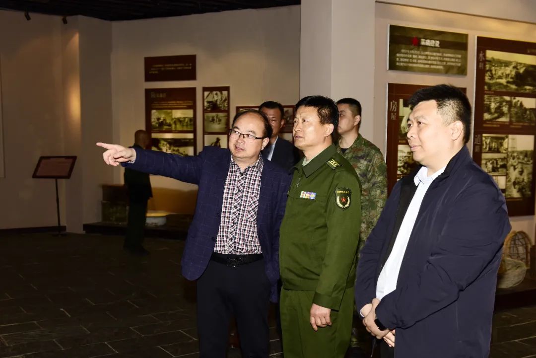 射陽縣人武部參觀農(nóng)建四師暨淮海農(nóng)場歷史陳列館