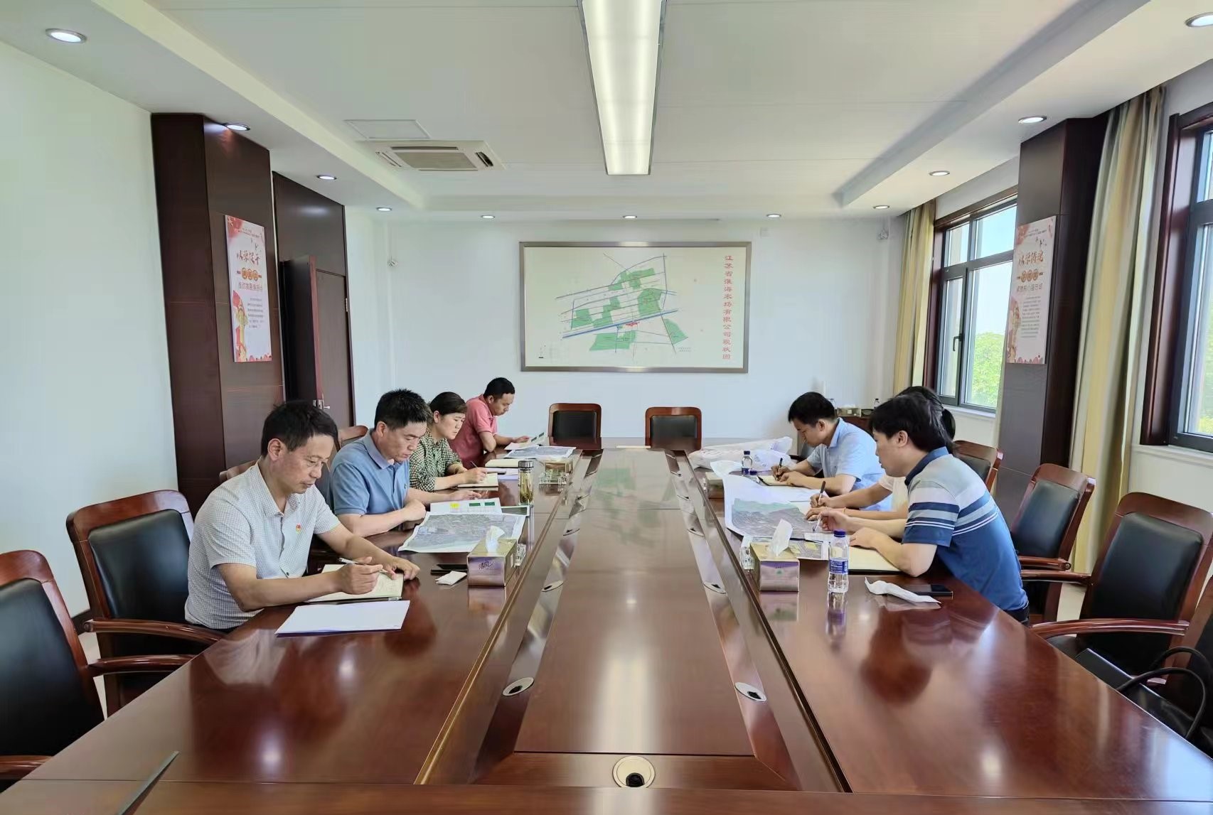 省土地勘測規(guī)劃院等單位到淮海開展村莊規(guī)劃編制調(diào)研